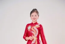 BÁC SĨ – THẦY THUỐC ƯU TÚ CAO MINH NGUYỆT HÀNH TRÌNH CỐNG HIẾN TỪ CHIẾC ÁO BLUESE TRẮNG ĐẾN ÁNH ĐÈN SÂN KHẤU NGHỆ THUẬT